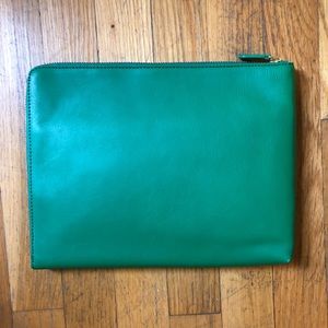 Mark & Graham commute clutch